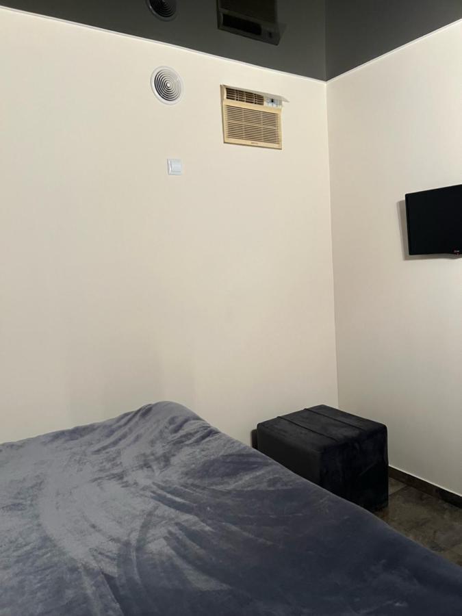 Enigma Hostel Erivan Exterior foto